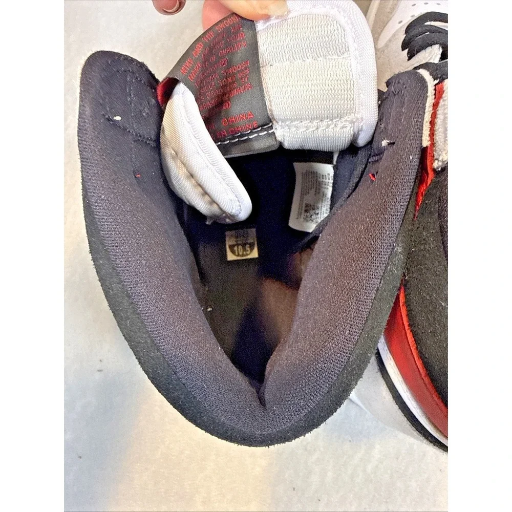 Air Jordan 1 Retro High OG Smoke Gray 2020 White Red High Top Sneaker size 10.5
